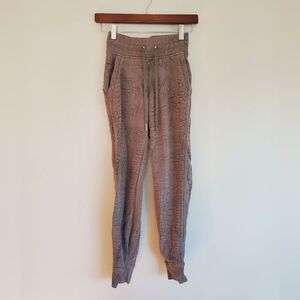 Lululemon warm down jogger 7/8 length size 0